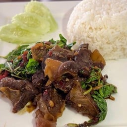 ข้าวผัดกะเพราหมูตุ๋น