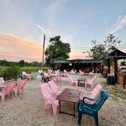 สถานีหมูกะทะ&อาหารตามสั่ง&ลูกชิ้นทอด  by บ้านโก๋