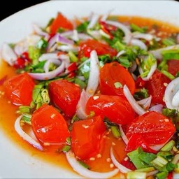 ยำไข่แดงเค็ม