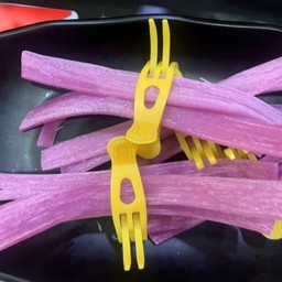 เส้นมันม่วง