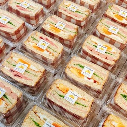 แซนวิชไข่  หมูหยอง