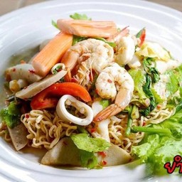 ยำรวมมิตรมาม่า