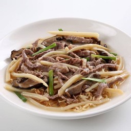 โกยซีหมี่ราดหน้าเนื้อ