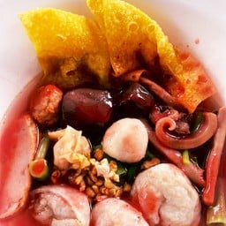 เกี๊ยวปลาเย็นตาโฟ