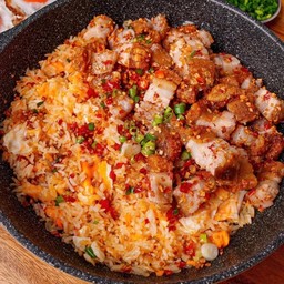 ข้าวผัดไข่&หมูกรอบคั่วพริกเกลือ