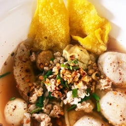 เกี๊ยวปลาต้มยำ