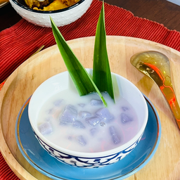 บัวลอยเผือกน้ำกะทิ