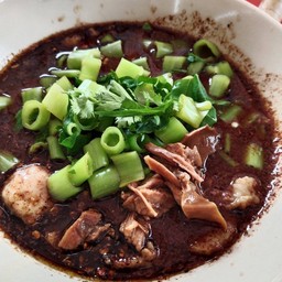 ก๋วยเตี๋ยว พิเศษ (หมู)