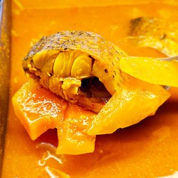 แกงส้มปลากระพงกับมะละกอ