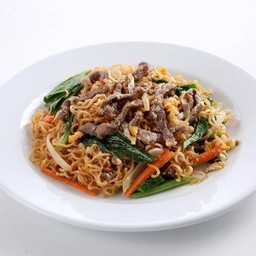 ผัดมาม่าเนื้อ