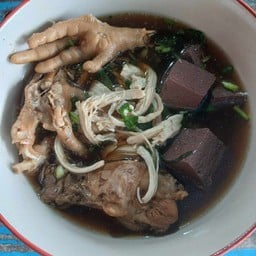 แอบอร่อย ข้าว เตี๋ยว ไก่ by ภาวนา
