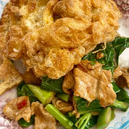 คะน้าหมูชิ้นไข่เจียว