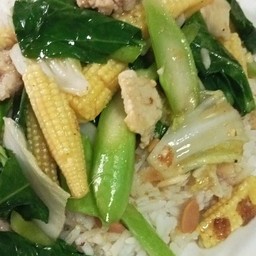 ข้าวราดผัดผักรวมใส่หมู