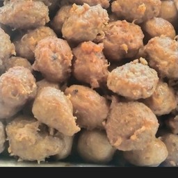 ลูกชิ้นเนื้อลอยน้ำ