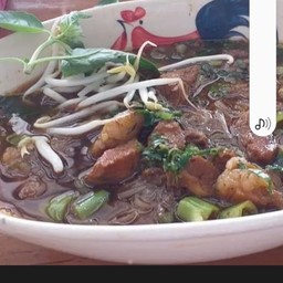 ก๋วยเตี๋ยวหมูตุ๋น