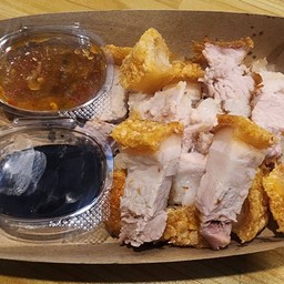 หมูกรอบ