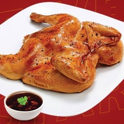 ไก่ย่างพริกไทยดำหนึ่งตัว