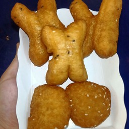 ซาลาเปาทอด 2ลูก ปาท่องโก๋ 3 ตัว30