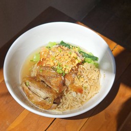 บะหมี่น้ำไก่อบ