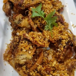 ปูนิ่ม ทอดกระเทียม (M)