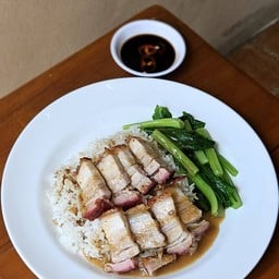 ข้าวหมูกรอบ