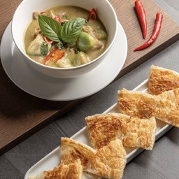 แกงเขียวหวานไก่ โรตีกรอบ