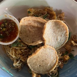 หมี่ขาวคลุกฝุ่น