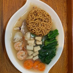 151 ราดหน้าฮ่องกงบะหมี่กรอบ /ลวก กุ้ง/หมึก