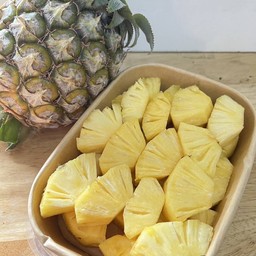 สับปะรดภูเก็ต หวาน กรอบ (ผลไม้ตัดแต่ง) (200g)