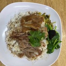 ข้าวขาหมู เนื้อหนัง