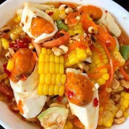 ตำไทยข้าวโพดไข่เค็ม