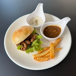 เบอร์เกอร์หน้าไก่