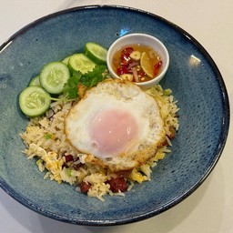 ข้าวผัดกุนเชียง ไข่ดาว