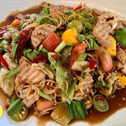 ตำมาม่า หมูยอ-ผักลวก