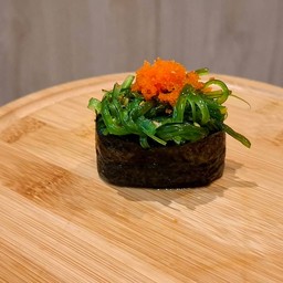 ยำสาหร่าย ซูชิ