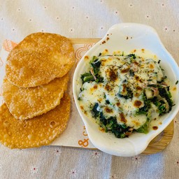 B.ผักโขมอบชีส ดิป