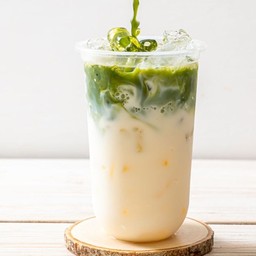 มัทฉะลาเต้นมสดพรีเมี่ยม