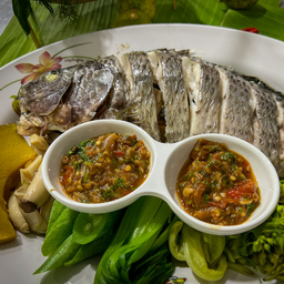 ปลานิลนึ่งจิ้มเเจ่ว