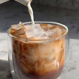 ลาเต้เย็น 16 Oz