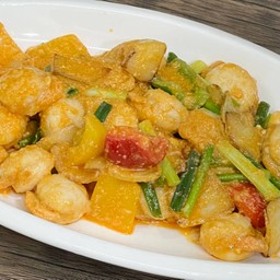 หอยเชลล์ ผัดไข่เค็ม (M)