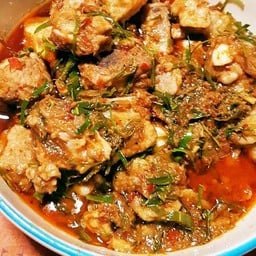 ผัดเผ็ดกะดูกอ่อน