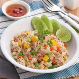 ข้าวผัดทูน่า