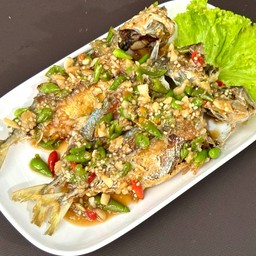ปลาทูทอดราดพริกสด