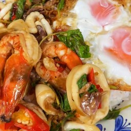 (เป็นกับข้าว) กระเพราสามเกลอ