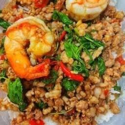 กะเพราหมูสับ + กุ้ง