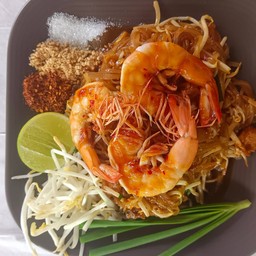 ผัดไทกุ้งสด