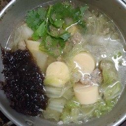 แกงจืดผักกาดขาวเต้าหู้หมูสับสาหร่าย