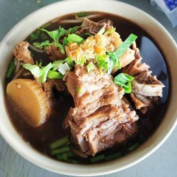 ก๋วยเตี๋ยวเล้งตุ๋น