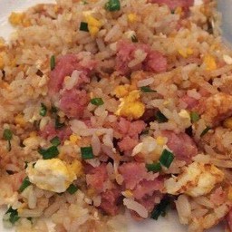 ข้าวผัดแหนม