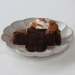 Chocolate Flourless Cake & Chocolate Hazelnut Sauce